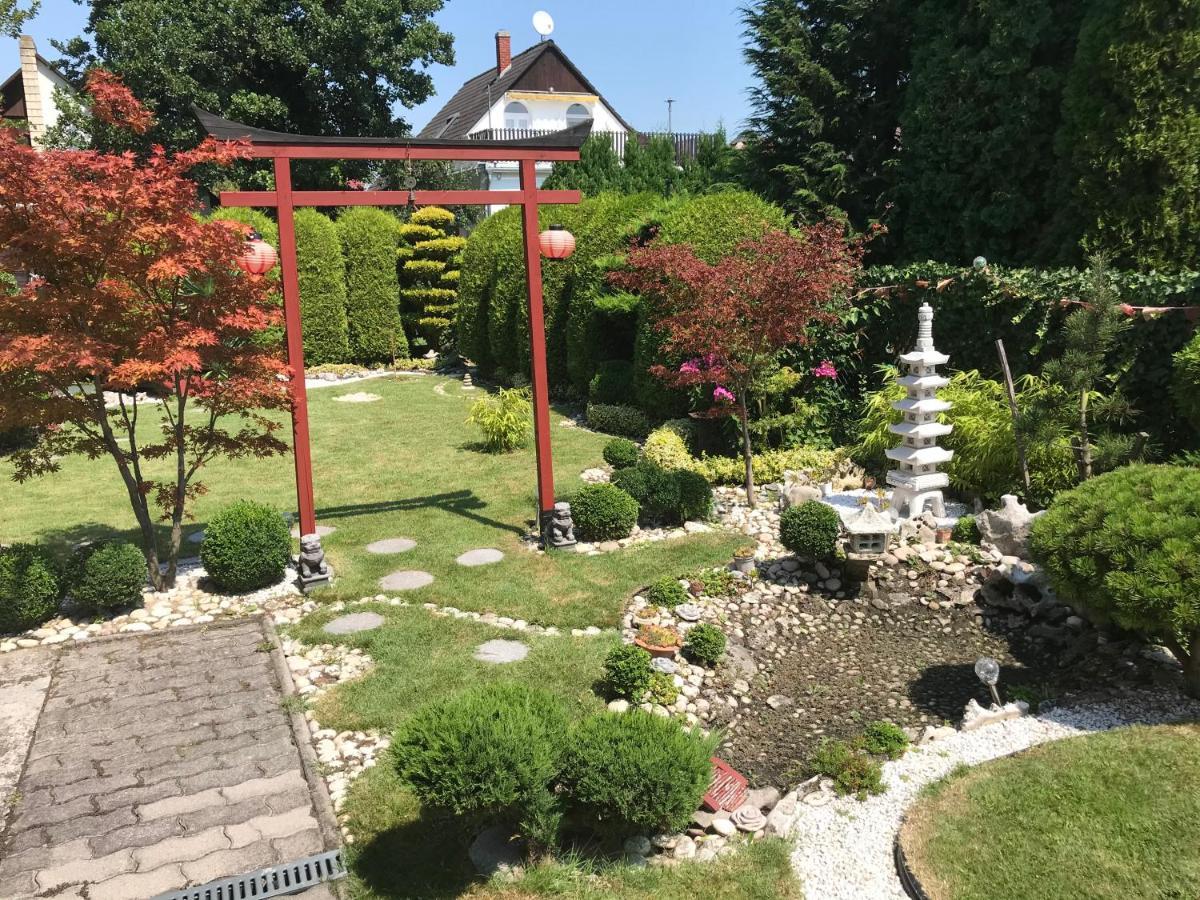 Nyaralo Japankerttel - Apartment With Japanese Garden Balatonmáriafürdő Exteriör bild